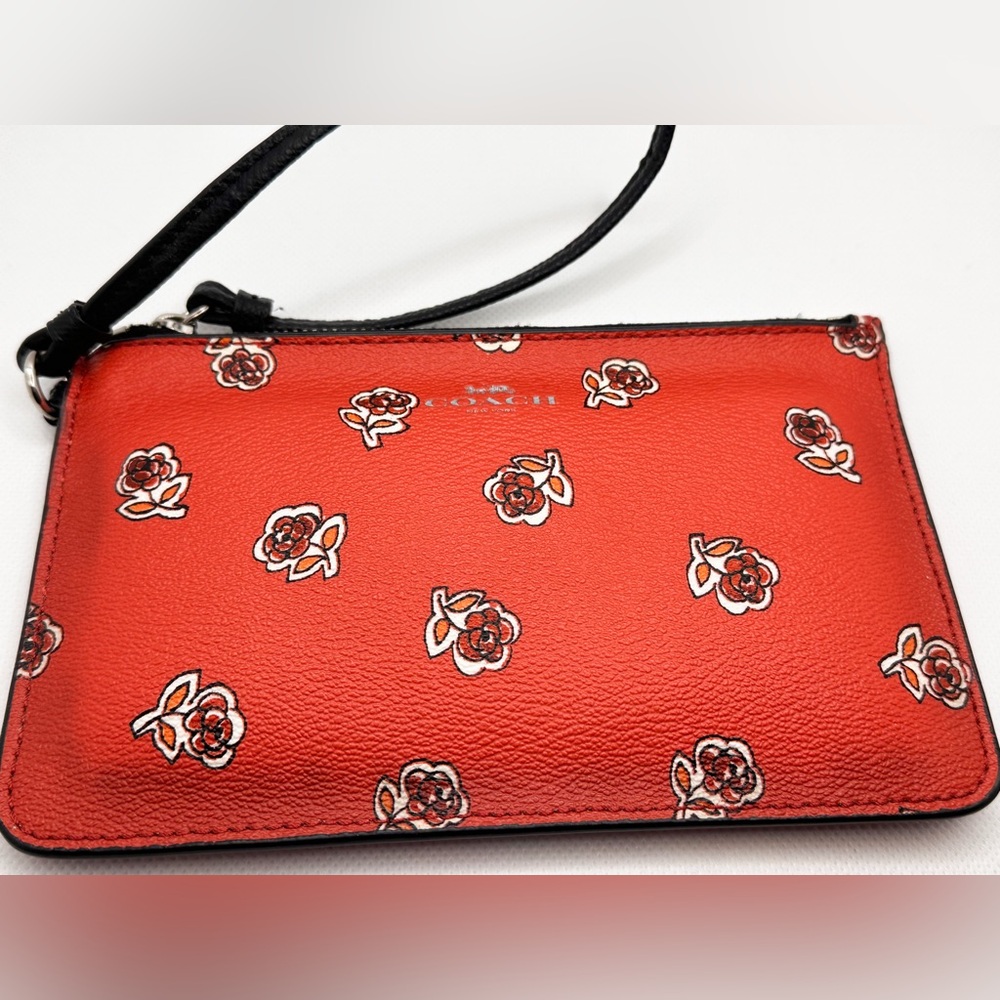 Coach Red Floral Leather Wristlet ✨EUC✨